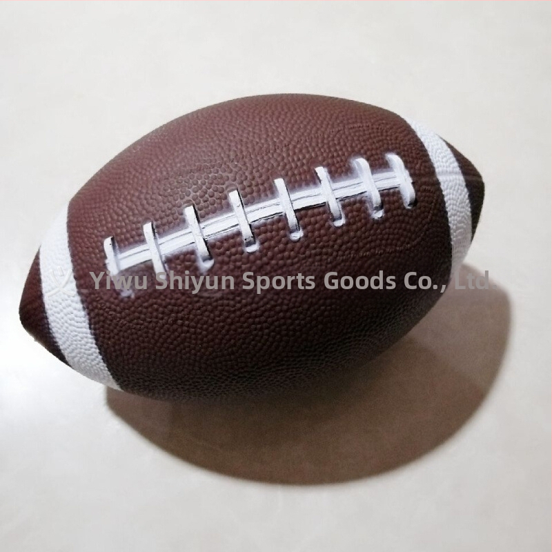 Jaunimo PVC regbio kamuolys – neslysta vidaus ir lauko žaidimams, klijuojami siūlai, prekinis ženklas TTCJC, spauduotas logotipas OK