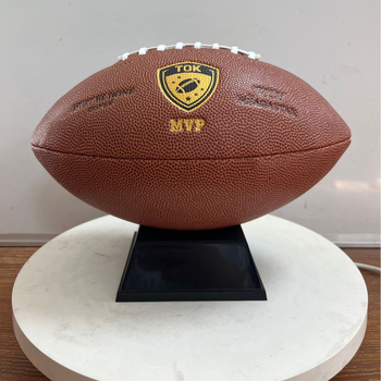 PU Amerikos futbolo kamuolys treniruotėms ir varžyboms – mašininiu siuvimu, personalizavimas, logotipo spaudimas