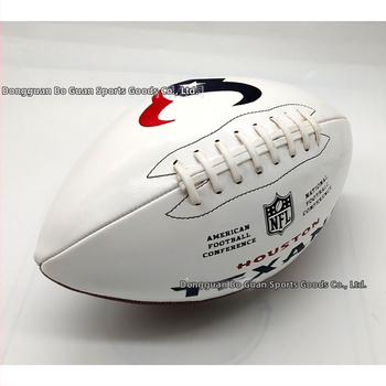 Tréningová lopta na americký futbal, šitie na stroji, PU materiál; možnosť personalizácie; tlačené logo; vhodná na beh, fitnes a ďalšie loptičkové športy.