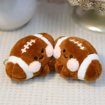 Λούτρινο κουκλάκι Fat Boy Rugby | υπερ-μαλακό κοντό βελούδο, γέμισμα PP βαμβάκι, συσκευασία με δίχτυ