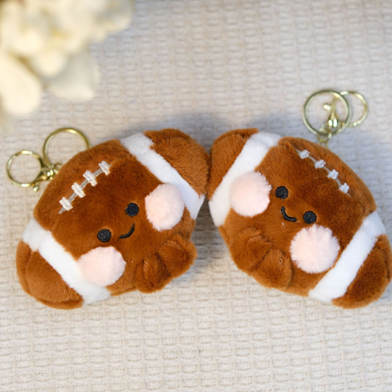 Λούτρινο κουκλάκι Fat Boy Rugby | υπερ-μαλακό κοντό βελούδο, γέμισμα PP βαμβάκι, συσκευασία με δίχτυ