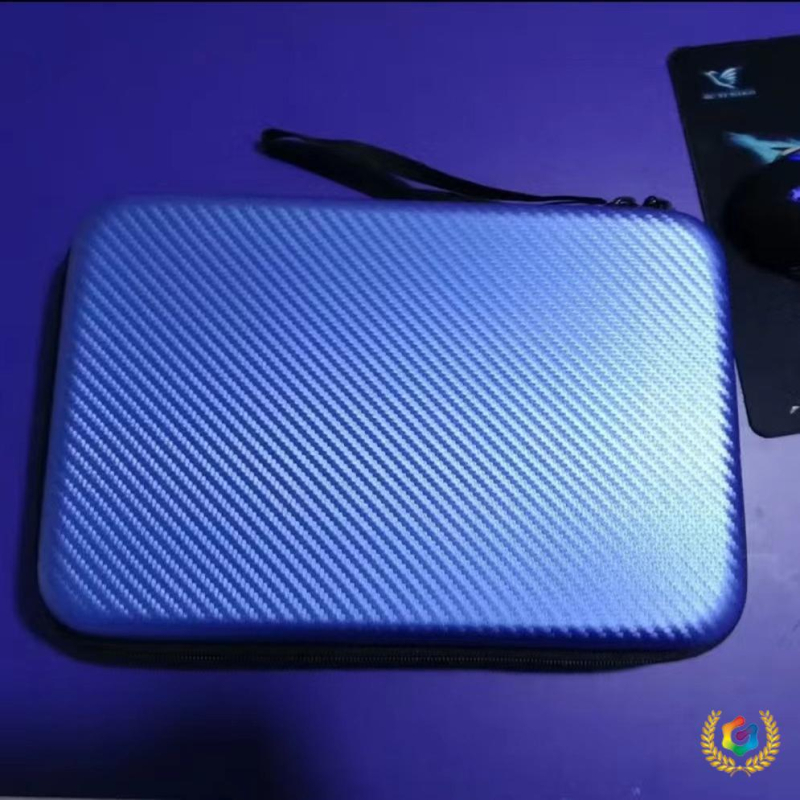 Asztalitenisz ütőtok: keményhéjú tok, ütésvédő kialakítás (Anyag: Egyéb; Márka: Egyéb; Termékkategória: sport kiegészítő táska; Alkalmazási terület: asztalitenisz)