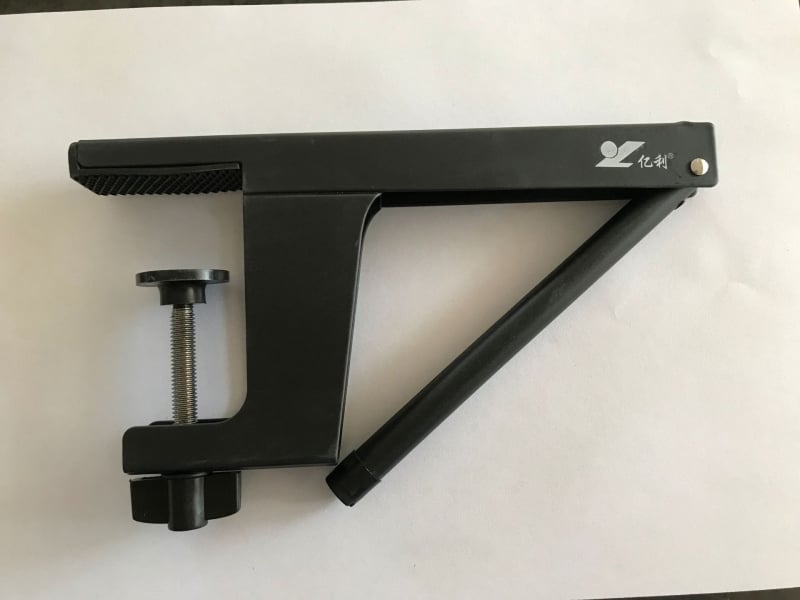 Stalo teniso kamuolių laikiklis – plienas