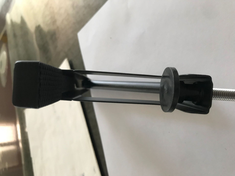 Stalo teniso kamuolių laikiklis – plienas