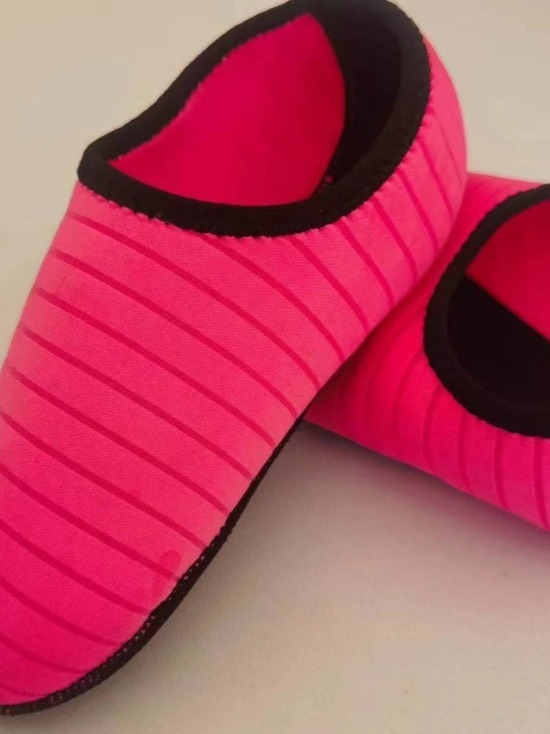 Nardymo kojinės iš nailono, kvėpuojančios, greitai džiūstant, su stora minkšta padu ir medaus kubų raštu antislip