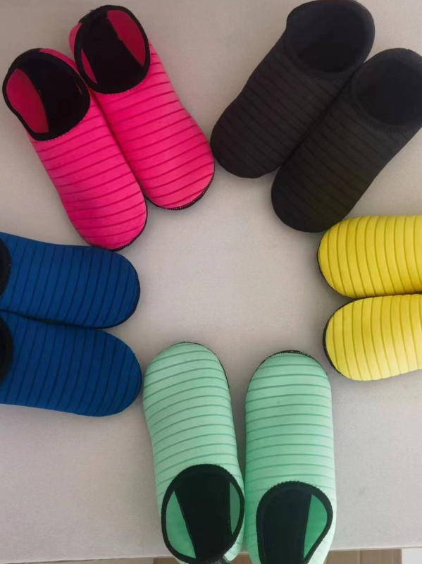 Nardymo kojinės iš nailono, kvėpuojančios, greitai džiūstant, su stora minkšta padu ir medaus kubų raštu antislip