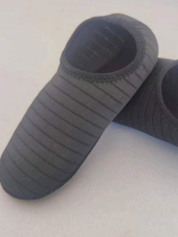 Nardymo kojinės iš nailono, kvėpuojančios, greitai džiūstant, su stora minkšta padu ir medaus kubų raštu antislip