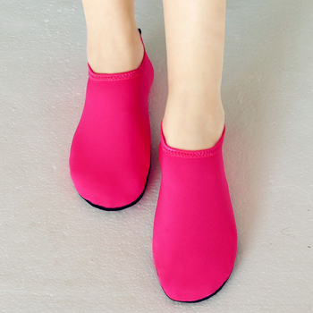 Nardymo kojinės snorkeliavimui – įpjovimams atsparios, greitai džiūva, neslidžios, dėvėjimui atsparios