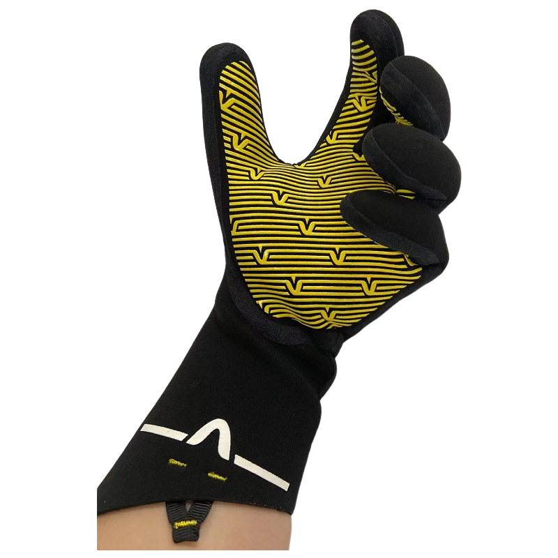 3 mm rankomis klijuotos nardymo pirštinės — šiltos, atsparios dilimui, aštriems įpjovimams ir durtims; tinka žvejybai, snorgelingui ir banglentininkams. Prekės kodas 023, kilmė Dongguan, Guangdong.