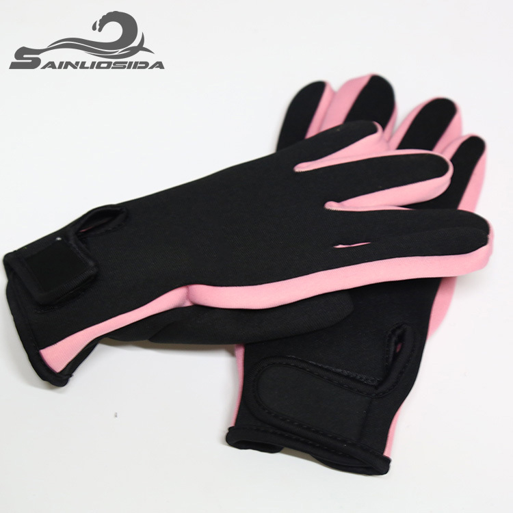 Nardymo audinio pirštinės su delno apsauga – lengvos, kvėpuojančios, atsparios dilimui, neslystančios, skirti nuotykiams lauke: dviračių sportui, alpinizmui ir bėgimui