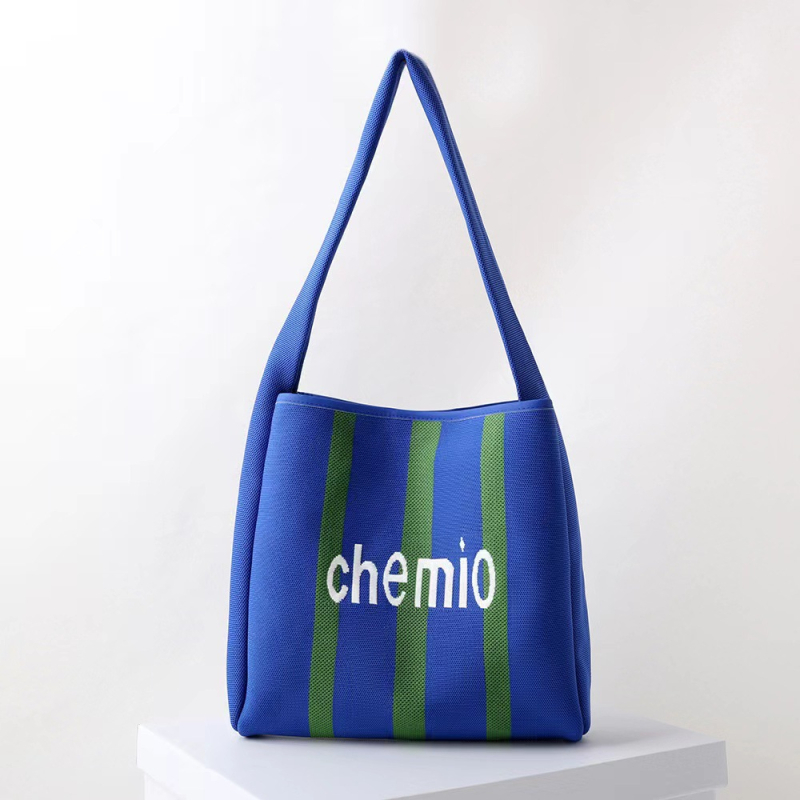 Torba za rame u urbanom stilu, vertikalni četverokutni oblik, poliester, otvoren gornji dio, unutarnje pretince za telefon, ID, džep za prijenosno računalo i kameru, dvostruke naramenice