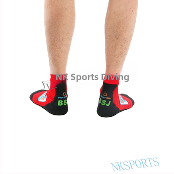 Lycra strand zokni – védő, légáteresztő, csúszásmentes talppal, puha alsó rész