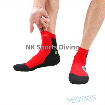 Lycra strand zokni – védő, légáteresztő, csúszásmentes talppal, puha alsó rész