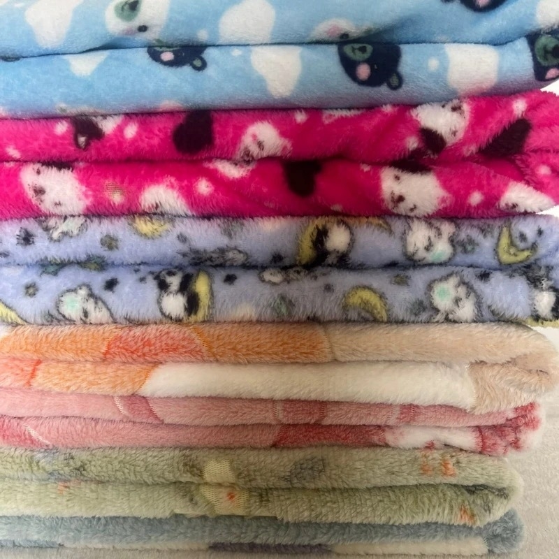 Pătură pentru animale de companie, din flanel, poliester, imprimeu cu personaje animate, potrivită pentru toate sezoanele, stil minimalist