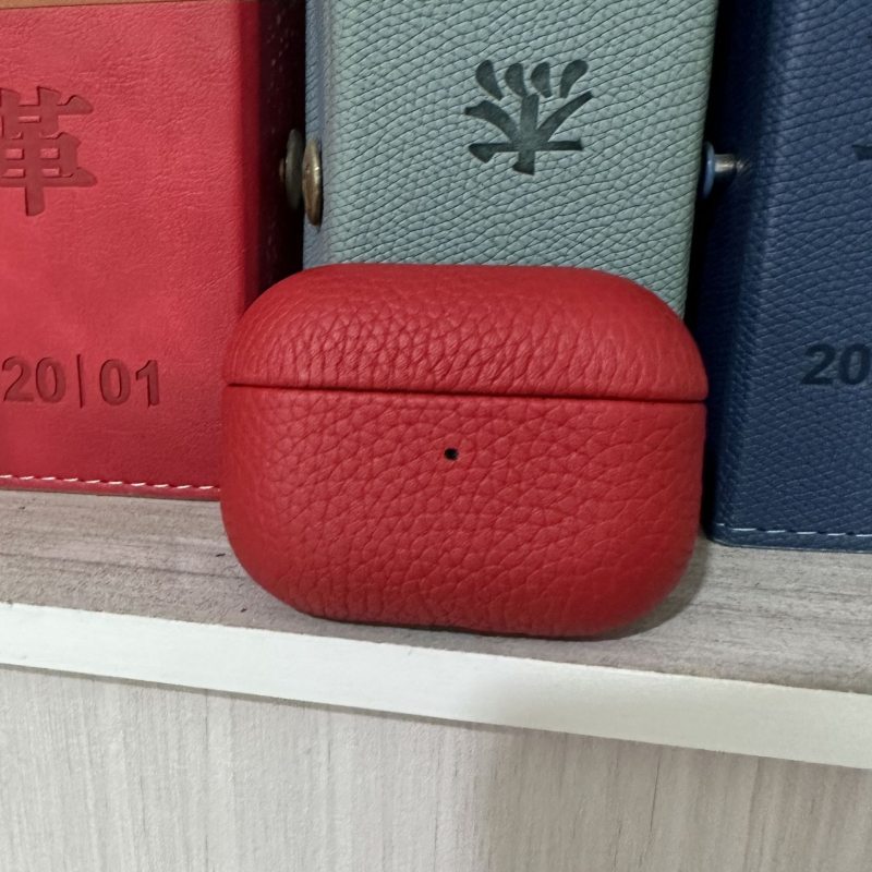 Θήκη από γνήσιο δέρμα με υφή lychee για AirPods Pro 3 και AirPods 4, χειροποίητη