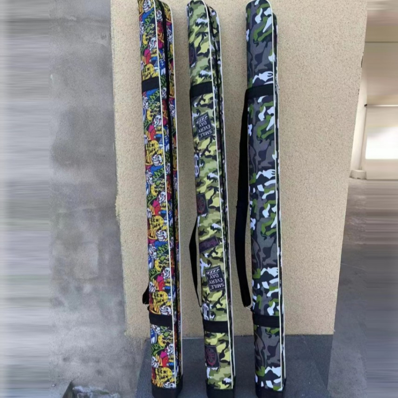 Taška na morské rybárstvo s maskovacím vzorom, nylonová, nepremokavá, na návnady, vlasec, prúty a navijaky.