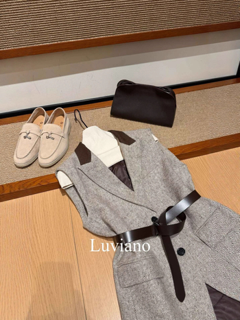 Дамски комплект от две части: елек и яке от вълнен твид с колан, без ръкави, средна дължина, уличен стил