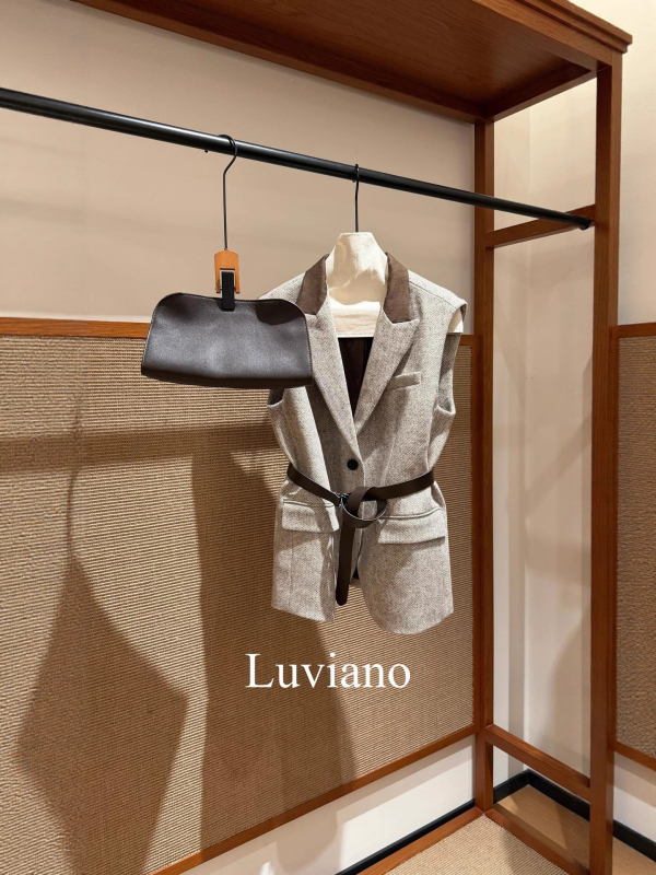 Дамски комплект от две части: елек и яке от вълнен твид с колан, без ръкави, средна дължина, уличен стил