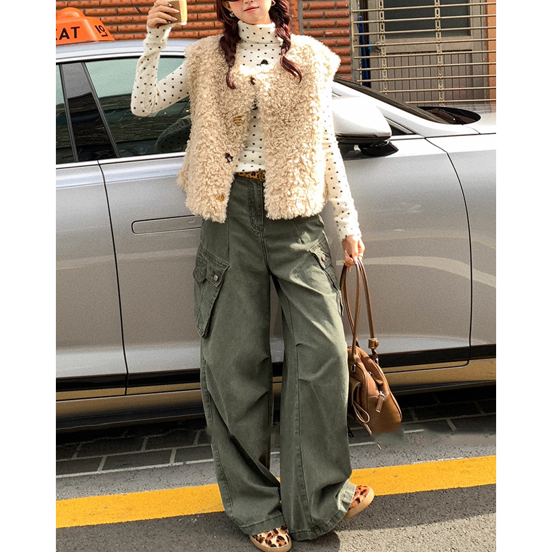 Дамска жилетка от изкуствена козина, еко-приятелска за зима 2025 – кръгло деколте, еднобортна, монотонен дизайн, полиестерна тъкан, дължина 50–65 см, сладък стил