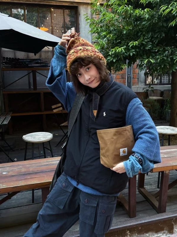 Obostrani kratki prsluk sa stojećim ovratnikom, izšiven karirani uzorak, zatvarač sprijeda