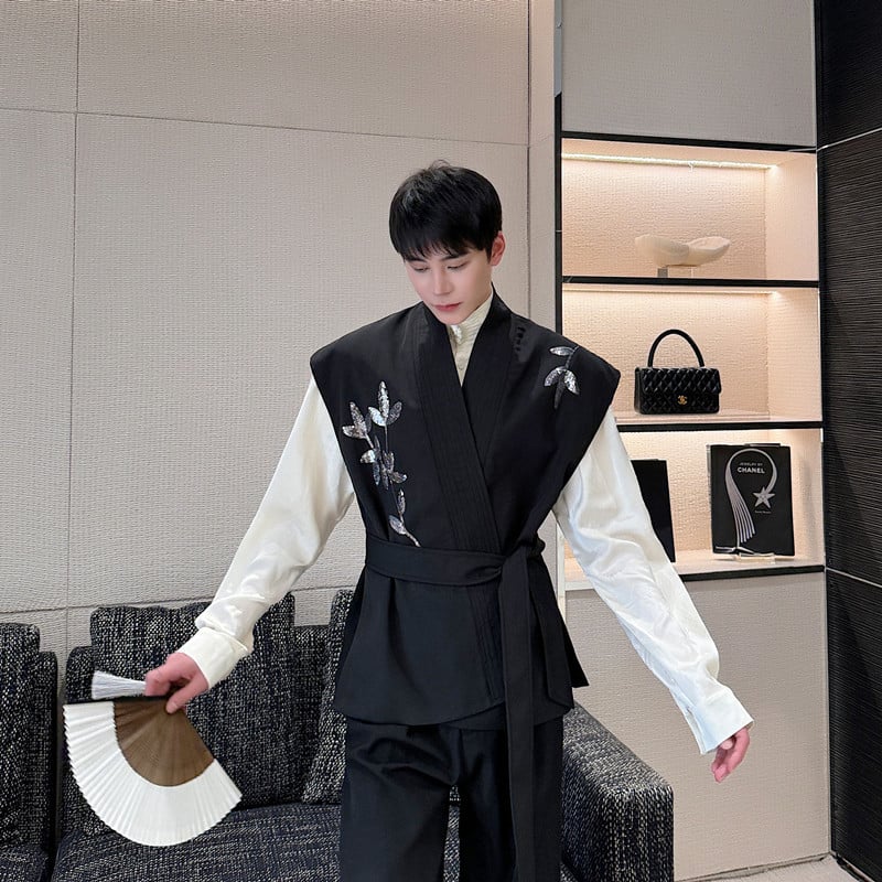 Pamukasta vesta s šljokicama šivana, motiv biljaka i cvijeća, zatvarač, udoban kroj