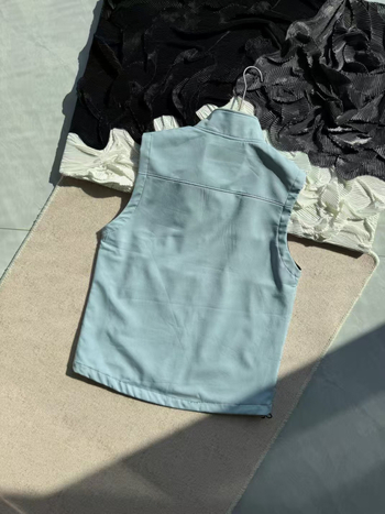 Muško fleece veste s Soft Shell vodonepropusnošću, stojeći ovratnik, džepovi sa zipom, ravni rub, jesen 2024