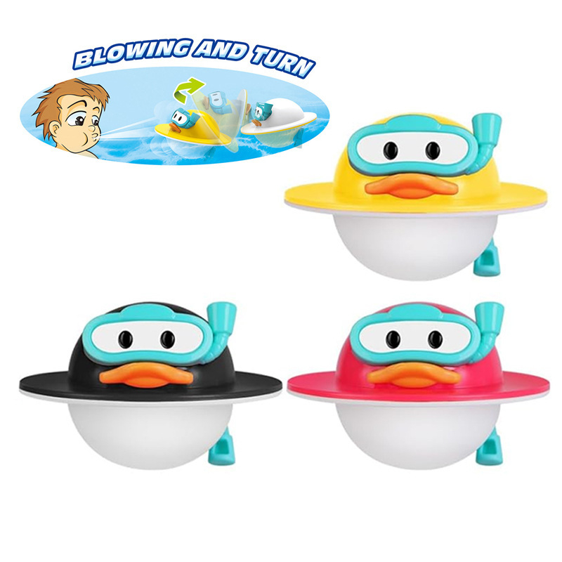 Fürdőjáték babáknak és kisgyerekeknek — felfújható rajzfilm kacsa a vízi játékokhoz; Anyag: műanyag; 4–6 éveseknek; fejleszti a kéz-szem koordinációt, az érzékelést és a szülő–gyerek interakciót.