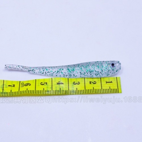 Minkštų masalų rinkinys su šaukšto formos uodega, švytintis tamsoje, tinkamas jūrinei ir gėlavandeninei basa žvejybai