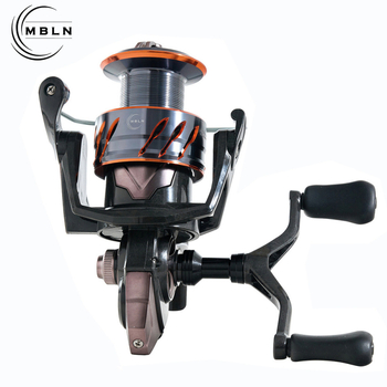 Spinning navijač s punim karbonskim tijelom, visok omjer prijenosa, dvostruka ručica, namijenjen mamcima, metalna konstrukcija