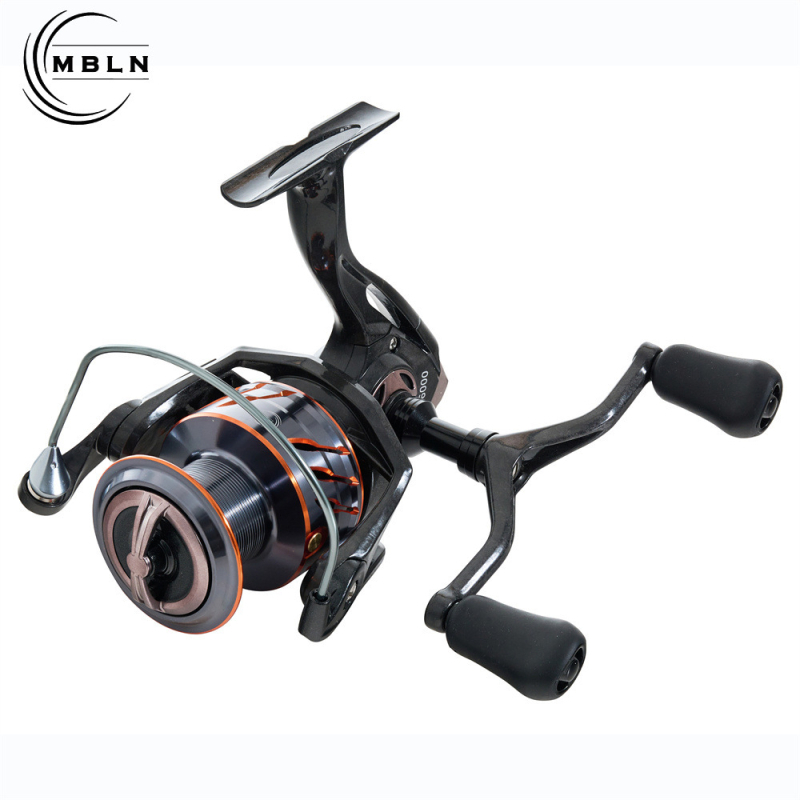 Spinning navijač s punim karbonskim tijelom, visok omjer prijenosa, dvostruka ručica, namijenjen mamcima, metalna konstrukcija