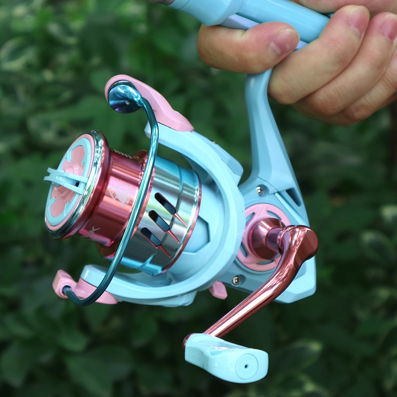 Black Shark Macaron Micro Lure — potpuno metalni spinning kolut za duga bacanja