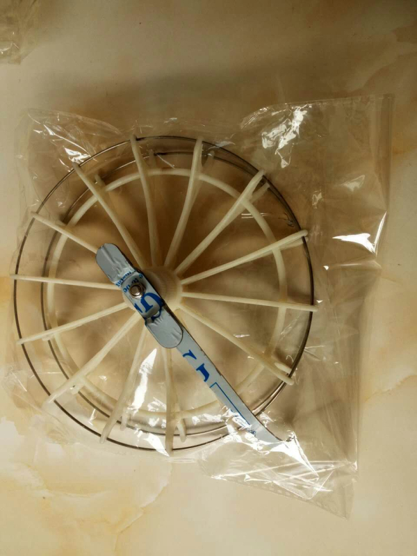 Plastični spinning navijač za ribolov, marka yi'jia'diao'jv, pakiranje 100 komada