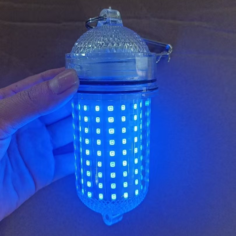 AA elemről működő LED alatti halászati lámpa, 360° forgás, 50–100 m hatótávolság, műanyag test, merüléshez, kempingezéshez és éjszakai horgászathoz