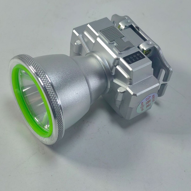 LED челна лампа, мощност 120W, батерия 2500mAh, презареждаща, обхват 100–200 м