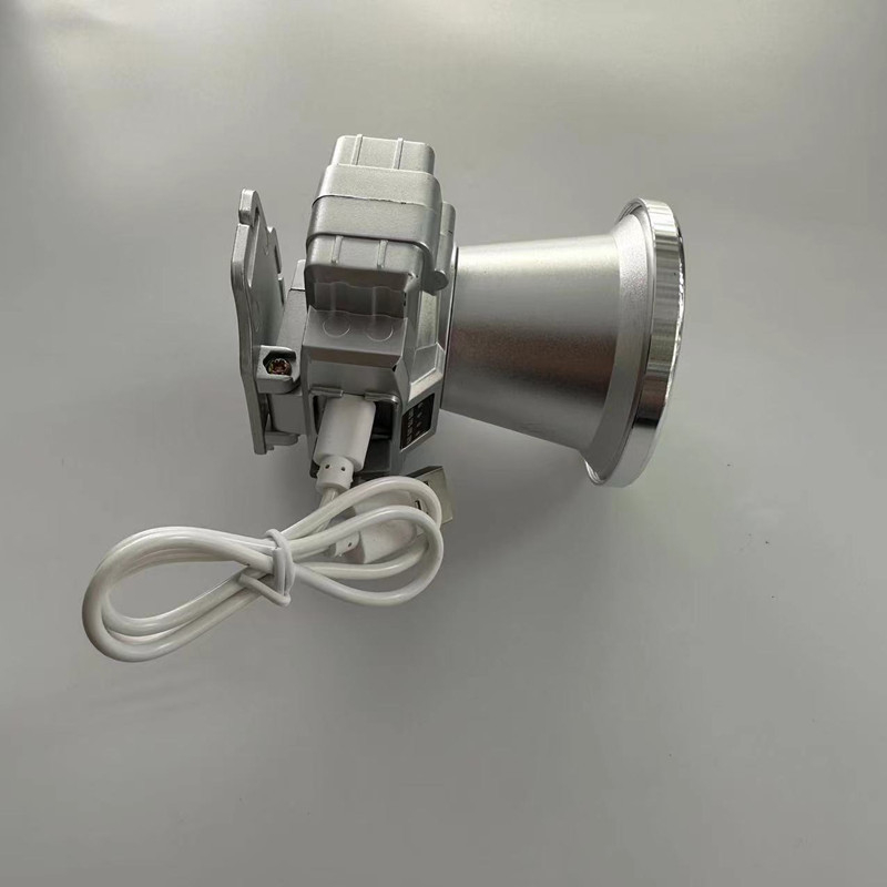 Челна лазерна лампа, презареждаща се, 30W, 6000mAh, алуминиева сплав, обхват 100–200 м