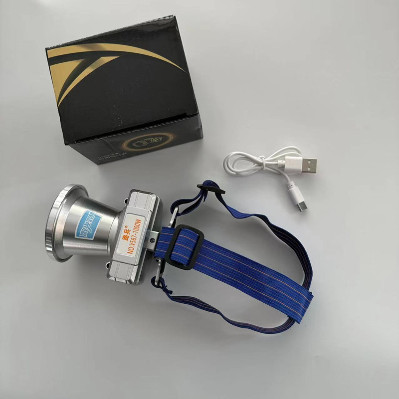 Челна лазерна лампа, презареждаща се, 30W, 6000mAh, алуминиева сплав, обхват 100–200 м