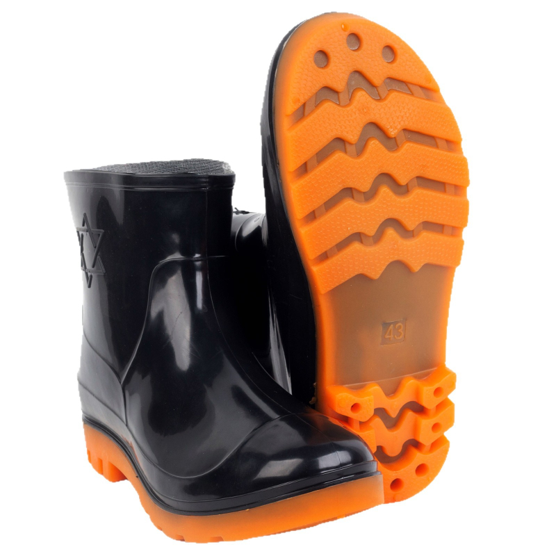 Dážďové čižmy - PVC vrchnok, podrážka z teľacej kože, výška čižmy stredná, nepremokavé, protišmykové