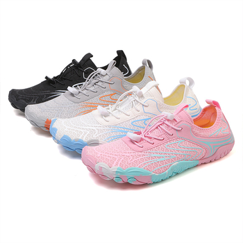 Обувки за водни спортове с пет пръста – дишащи, бързосъхнещи и анти-хлъзгави; нисък глезен; горна част от еластична Lycra; подметка от естествен каучук