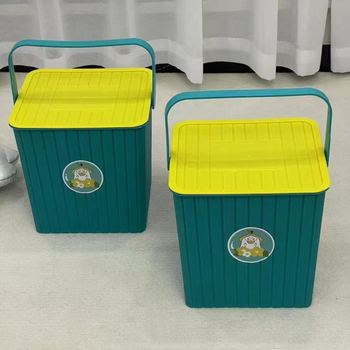 Műanyag tároló vödör fedővel nappali tárolásra, mindennapi szükségletek, modern egyszerű stílus (Anyag: Műanyag; Használat: Nappali tárolás; Cél: Mindennapi szükségletek; Stílus: Modern egyszerű)