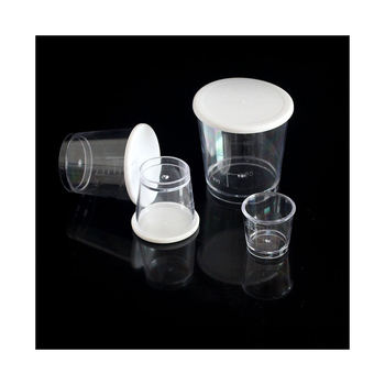 Četiri u jednome set mjerne čašice od smole s poklopcem, kapaciteti 240 ml, 120 ml, 60 ml i 30 ml, plastične s gradacijom.