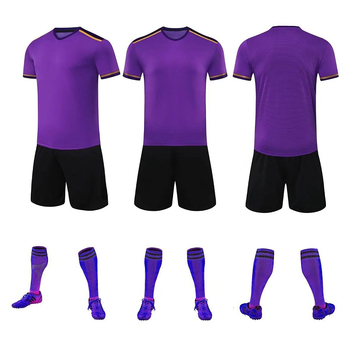 Futbola džersijs ar svītrainu rakstu, īsas piedurknēm, apaļais kakls; bambusa šķiedras audums, 99% poliesteris