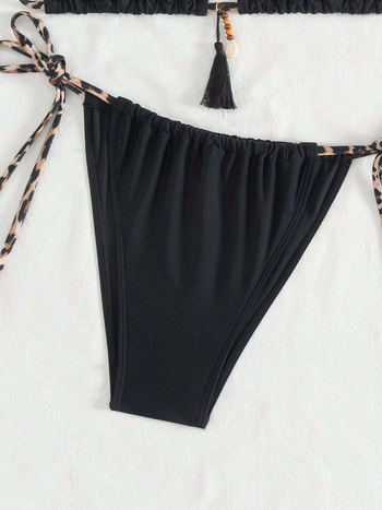Dvodelni bikini s jastučićima za prsa, stražnji dio bez naramenica, poliester-elastin 82/18, podstava 95/5, 150 g