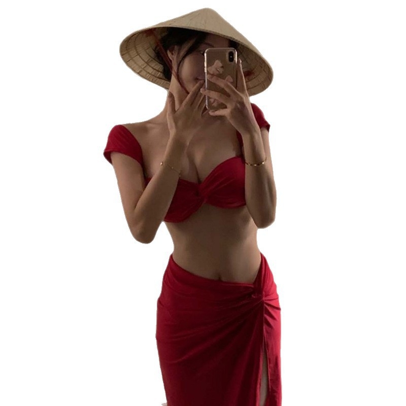 Elegantni bikini set s jednim ramenom, tri djela, s dugom haljinom; Najlon 82%, Podstava poliester 92%, Sa jastučićima, Jednobojni uzorak, Za plivanje i vodene sportove