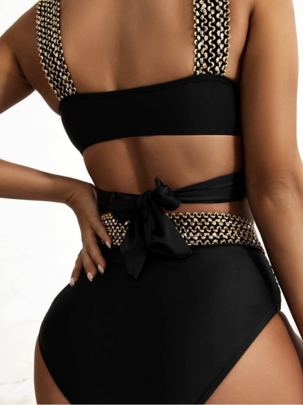 Dvije-dijelni bikini s trakama, resort stil; poliester 82%; umetak za grudi; bez metalne potpore; donji dio: briefs