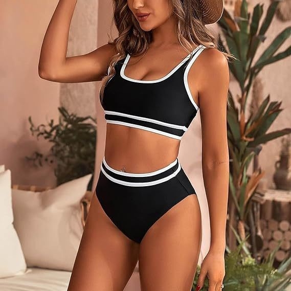 Ženský dvojdielny bikini s polstrovaným vrchným dielom a bez kovovej podpory; materiál nylon s 80% elastánu; podšívka polyester s 20% elastánu; hmotnosť 250 g; sexy vzor; vhodný na plávanie.