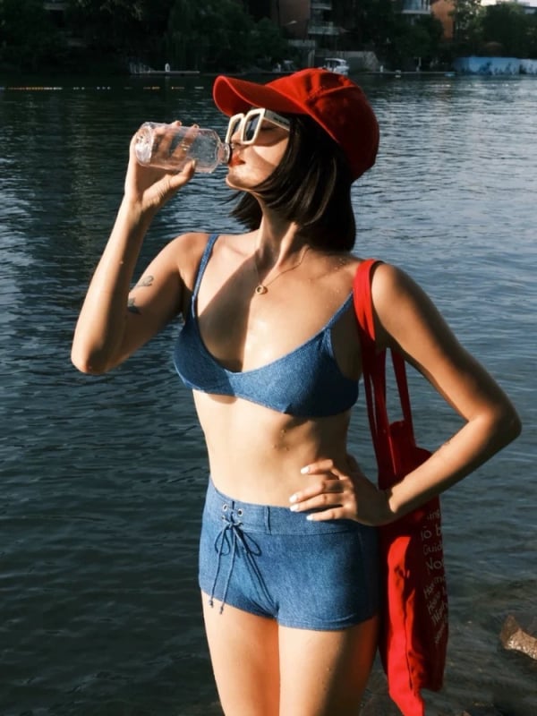 Ženski dvodijelni bikini u denim plavoj boji, push-up za male grudi, dvodijelni kupaći kostim s briefs krojem