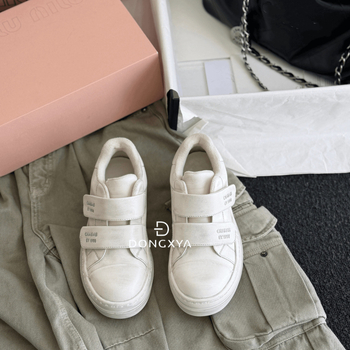 Női bőr sneaker Velcro-zárással – középtop magasság 3–7 cm, gyapjú talpbetét, gumitalp, belső bőr