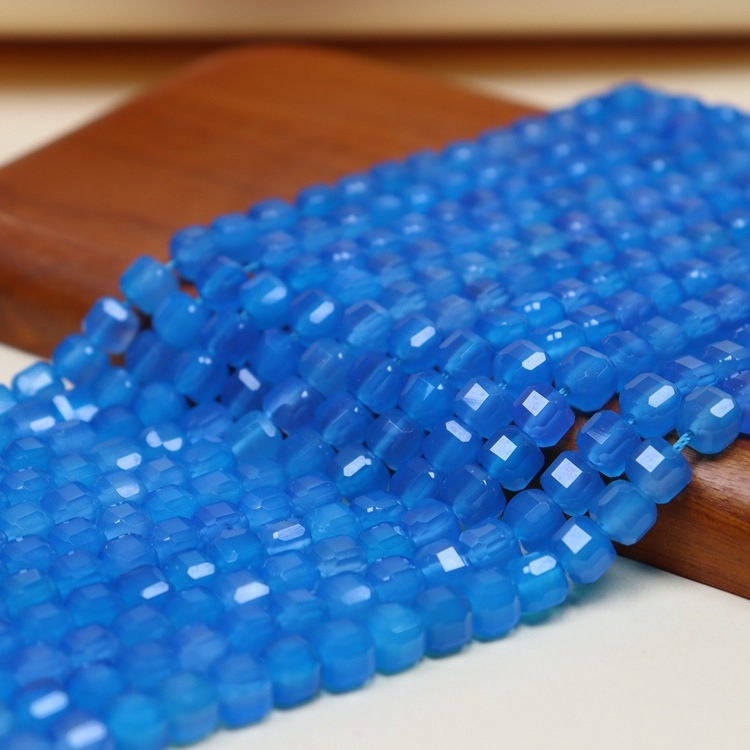 Perle za DIY nakit – facettirane kvadratne perle od ahata, bušene, uzorak šećernog kubičnog