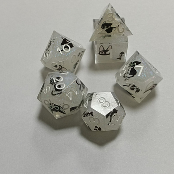 Prilagođene 16 mm smolne kocke za Dungeons & Dragons RPG stolnu igru