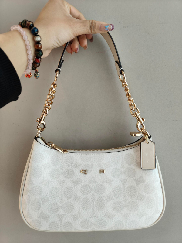 Női válltáska, dumpling alakú, valódi bőr, cipzár, poliészter bélés, nyári 2024 kiadás